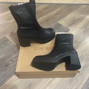 NWT Steve Madden Booties